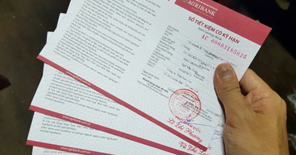 Cụ bà U80 ở Hà Nội yêu cầu rút sạch sổ tiết kiệm tại Agribank để chuyển khoản sau khi nghe một cuộc gọi