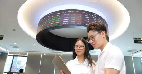 Nhiều công ty chứng khoán tăng phí từ ngày mai