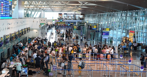 Sân bay Quốc tế Đà Nẵng - "phễu" đón khách du lịch quốc tế: Thủ tục check-in chỉ trong 2 phút, kiểm soát xuất nhập cảnh tự động...
