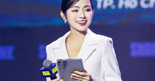 Nữ MC từng dẫn loạt sự kiện tầm cỡ của Forbes Việt Nam, Shark Tank gây ấn tượng với điểm IELTS, học vấn đáng nể