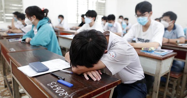 NÓNG nhất lúc này: Thầy giáo mỉa thí sinh thi lớp 10 "học cho lắm rồi cũng đi làm thuê", Hiệu trưởng đã lên tiếng!