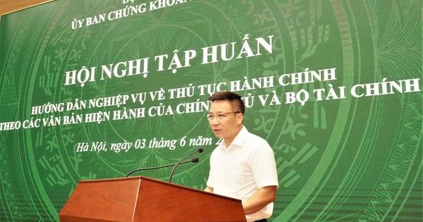Ủy ban Chứng khoán đẩy mạnh triển khai cắt giảm, đơn giản hóa thủ tục hành chính