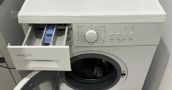 Ngăn kéo nhỏ ở góc bên trái máy giặt: Rất dễ dùng, đáng tiếc 80% người mắc lỗi sai bảo sao quần áo không thơm