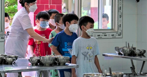 Hà Nội chi hơn 3.000 tỉ đồng hỗ trợ bữa trưa cho 768.000 học sinh tiểu học