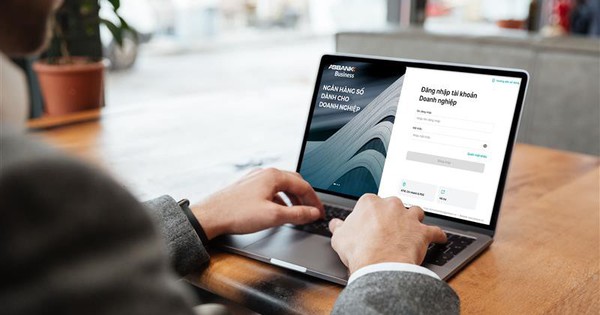 ABBANK trao hàng ngàn quà tặng và cơ hội trúng ô tô cho doanh nghiệp SME