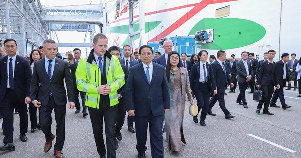 Thăm nước nhỏ nhất châu Âu, Thủ tướng muốn hợp tác xây dựng mô hình giúp hàng trăm tỷ USD "chảy về" VN