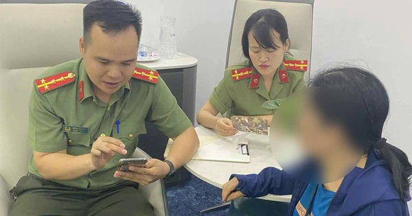 Cụ bà mang 763 triệu tiền tiết kiệm đến trụ sở MBBank để chuyển khoản cho con rể mua nhà: Giao dịch viên dừng thủ tục, lập tức báo công an