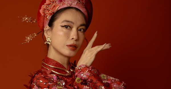 Biểu tượng nhan sắc đình đám một thời tái xuất đầy cuốn hút và ma mị trên sàn diễn thời trang sau hơn 1 thập kỷ