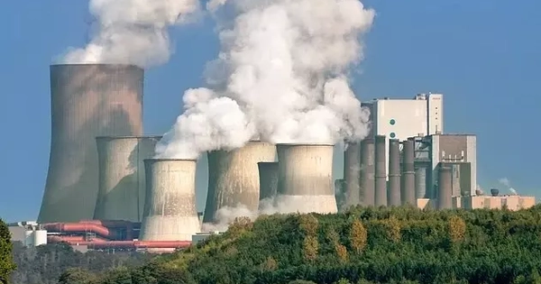 Trái đất nóng kỷ lục, CO₂ chạm mốc chưa từng thấy trong lịch sử loài người