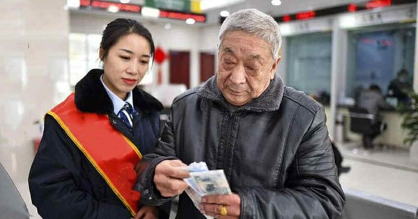 Đầu tư 3,8 tỷ đồng mua quỹ nhưng lỗ mất 1 tỷ, ông cụ U90 liền kiện ngân hàng đòi bồi thường hơn 1,5 tỷ đồng, tòa án khẳng định: “Không phát hiện sai phạm”