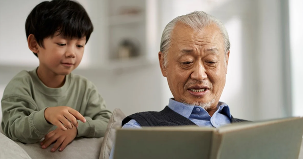 Trình độ học vấn của ông bà có ảnh hưởng đến cháu: Kết luận từ nghiên cứu khoa học gây tranh cãi
