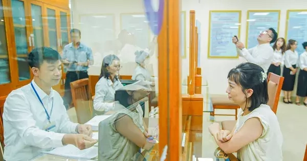 Hà Nội triển khai mô hình hai cấp: 'Tôi chỉ mất khoảng 10 phút hoàn tất thủ tục hành chính'