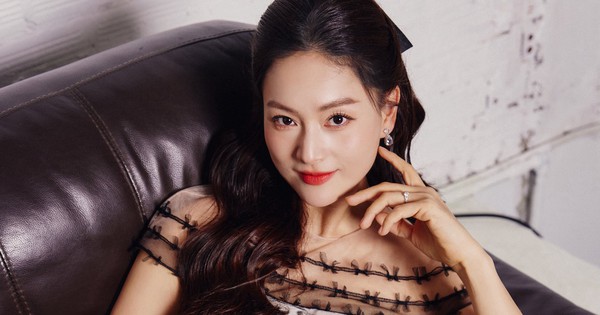Mỹ nhân Vbiz nói được 4 thứ tiếng cực đỉnh, nhan sắc bất biến với thời gian