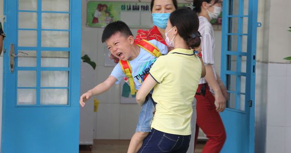 Không cần "soi" camera thường xuyên, chỉ cần hỏi trẻ 7 câu này để xác định con có đang được AN TOÀN hay không