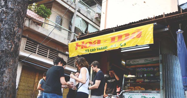 Khách Tây say mê thưởng thức rồi thốt lên: Đây có lẽ là món ăn sáng ngon nhất ở TP.HCM