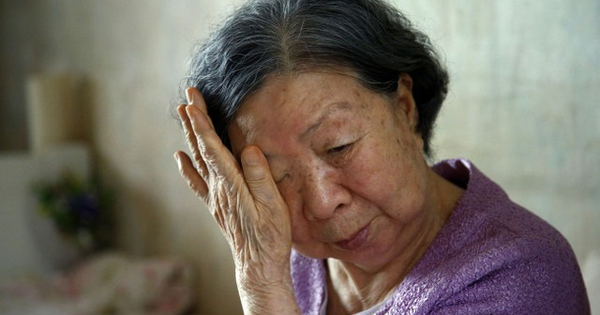 Nhiều người già ở một mình đã chuyển khoản hàng tỷ đồng để nhận quà: Cuối cùng nhận về thùng hàng rỗng, phần thưởng 0 đồng
