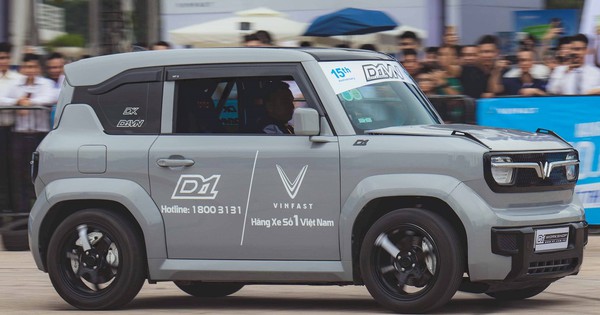 Hai chiếc VinFast VF 3 'đốt lốp' khét lẹt, có trang bị như xe đua: Thứ quan trọng nhất vẫn nguyên bản