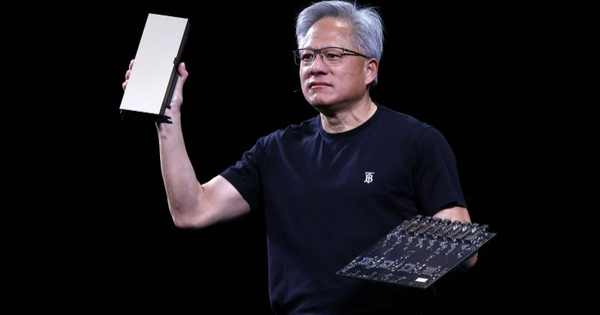 NVIDIA lập đỉnh lịch sử, Jensen Huang vừa bán hơn 36 triệu USD cổ phiếu, tài sản ngang ngửa huyền thoại Warren Buffett