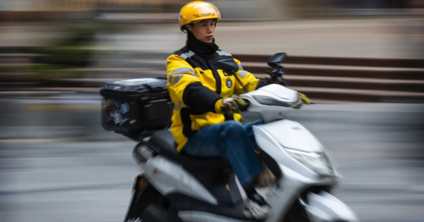 Bán cốc cà phê giá 7.000 đồng cả ship, bùng nổ ...