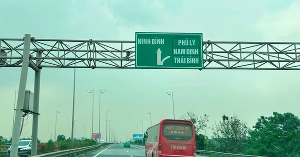 Cao tốc Bắc Nam có nhiều biển báo chỉ đến địa danh không còn tồn tại
