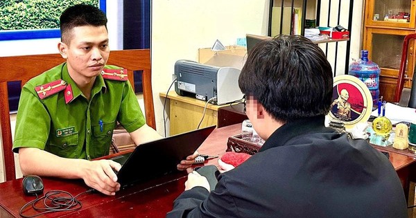 Vừa chuyển khoản thành công cho con trai 2003 ở Hà Nội 20 triệu đồng, bố vội báo công an