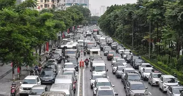 Điều chỉnh thời gian phân làn xe trên đường Phạm Văn Đồng