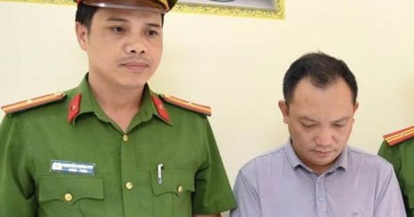 Bắt giam Giám đốc Công ty Athena Việt Nam sản xuất kem chống nắng giả