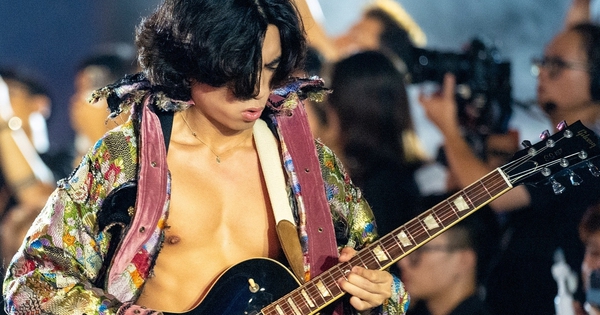 "Hoa hậu màn ảnh Việt" có con trai cực phẩm: Đã điển trai còn học giỏi, toàn làm việc cùng sao "khủng"