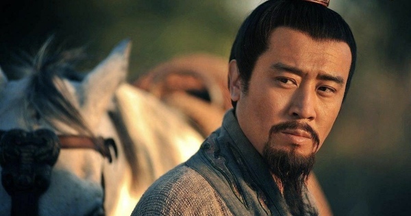 Tào Tháo xuất thân thế gia vọng tộc, Tôn Quyền có cơ nghiệp lớn hậu thuẫn, còn Lưu Bị tay trắng nhờ đâu mà tụ nên nghiệp lớn?