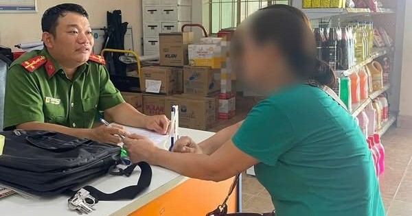 Đến bưu điện chuyển 60 triệu đồng để nhận quà giá trị từ bạn trai Việt kiều, người phụ nữ bất ngờ bị Công an xã mời làm việc