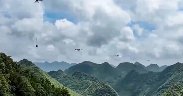 Kỳ tích lại gọi tên Trung Quốc: Dùng UAV chuyển 180 tấn thép, bê tông lên núi ở độ cao 1.600 m - rút ngắn 10 lần thời gian, 60% nhân công xây dựng trạm điện mặt trời