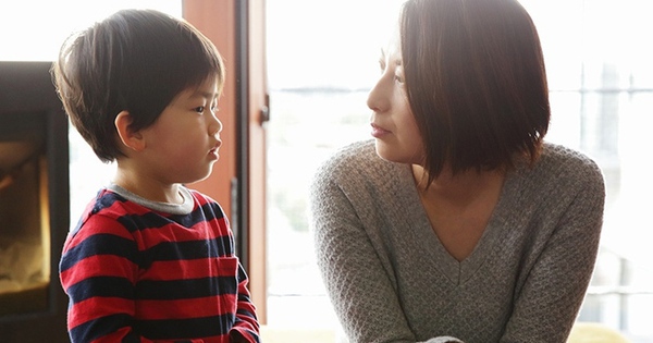 Cậu bé 5 tuổi lấy trộm dâu tây nhưng cách ứng xử tinh tế của người mẹ lại gây sốt mạng xã hội