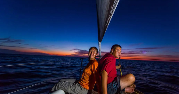 Cặp vợ chồng bán hết công ty, bất động sản để sống cuộc đời “không nhà cửa”: Sau 8 năm, ngồi không cũng bỏ túi 730 tỷ đồng