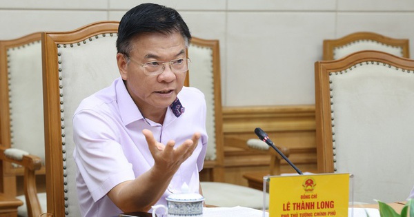 Phó Thủ tướng Lê Thành Long: Agribank cần nghiên cứu kỹ các ý kiến về cổ phần hóa, áp dụng sớm một số tiêu chuẩn trong lĩnh vực ngân hàng