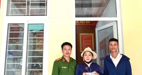Chỉ sau 30 phút trình báo công an, người phụ nữ Hà Tĩnh đã nhận lại hơn 50 triệu đồng chuyển khoản nhầm