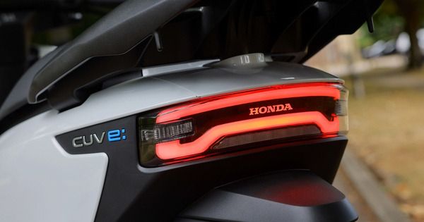 Khách Việt đi thử xe máy điện Honda từ 100% pin đến lúc dắt bộ: Quãng đường tối đa vượt công bố?