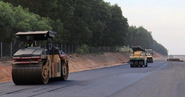 Sản lượng thi công đạt hơn 66.500 tỷ đồng trong 6 tháng, Việt Nam sẽ có 2.476 km đường bộ cao tốc vào dịp 19/8