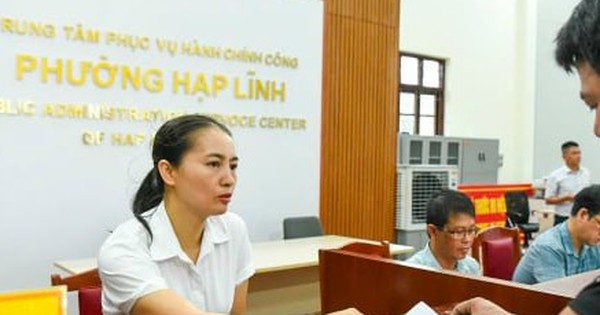 Công chức được cử đi học phải đền bù 100% chi phí nếu bị kỷ luật buộc thôi việc