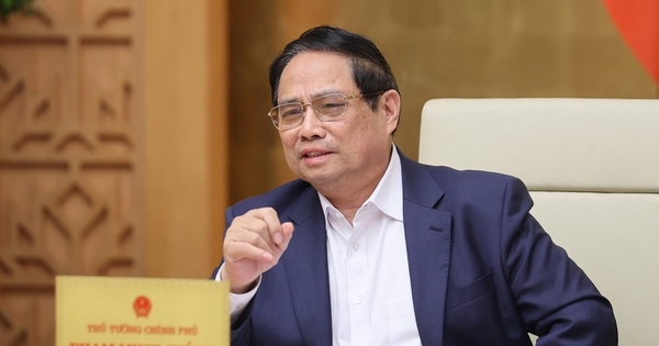 Thủ tướng yêu cầu NHNN khẩn trương xem xét gỡ bỏ công cụ room tín dụng, điều hành theo cơ chế thị trường