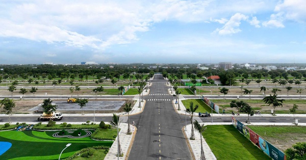 Sau nhà phố, biệt thự đến lượt đất nền phía Tây TPHCM chạy đua bung hàng, cả thị trường địa ốc đang sợ lỡ nhịp “sóng” mạnh nhất năm 2025?