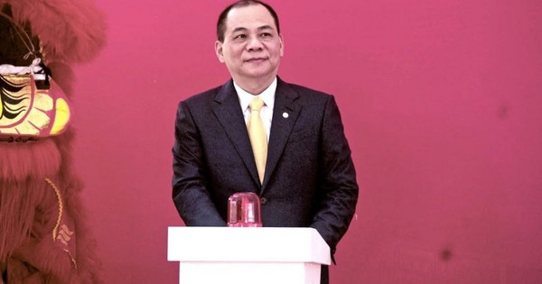 Tỷ phú Phạm Nhật Vượng hoàn tất sang tên lượng cổ phiếu Vingroup trị giá hơn 8.000 tỷ đồng vào cuối tháng 8