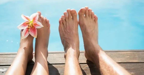 Nhìn bàn chân không có 2 dấu hiệu này thì thận của bạn đang rất tốt, nếu thấy đâu ở 2 vị trí thì nên đi khám thận ngay