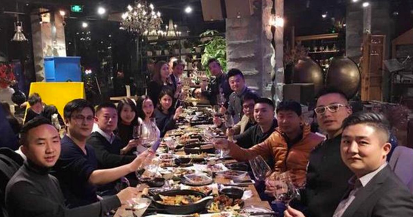Bị bắt nộp thêm 700k vào suất ăn họp lớp, tôi đáp lại lớp trưởng 1 câu rồi lập tức rời khỏi nhóm chat