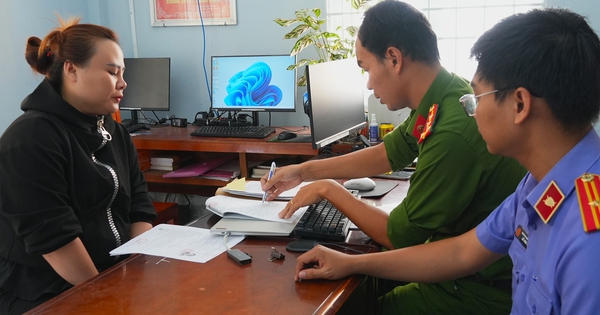 CLIP: Khởi tố cô gái “ém” 100 triệu đồng của người chuyển nhầm