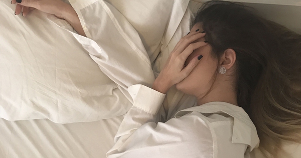 Đồ vật cấm kỵ đặt đầu giường khi ngủ nếu không muốn rước họa vào thân
