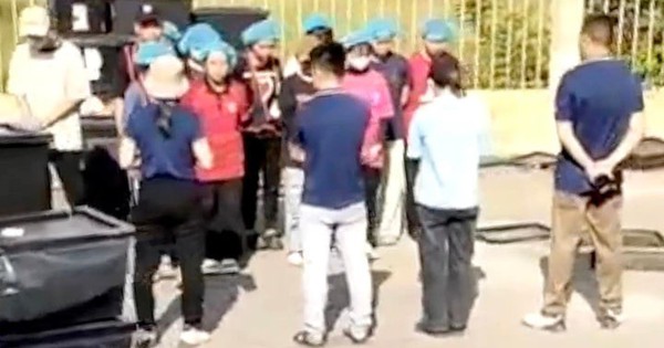 Bắt công nhân đứng nắng nghe 'phổ biến công việc': Doanh nghiệp ở Huế nói gì?