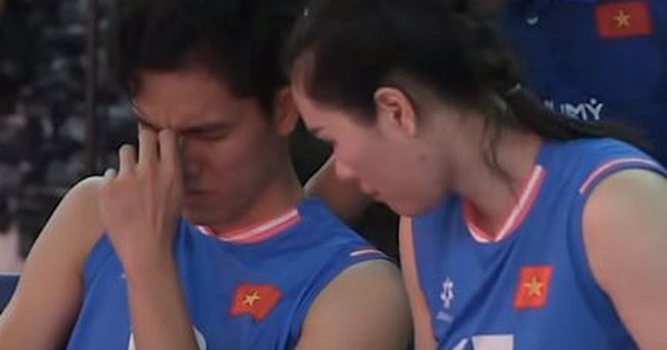 VĐV bóng chuyền nữ Việt Nam bật khóc, nhận tiền thưởng lớn hậu VTV Cup