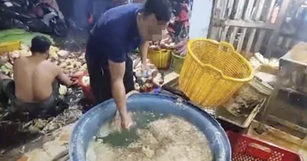 Công an TP HCM kiểm tra đột xuất, phát hiện 3 cơ sở ngâm hoa chuối bằng hoá chất
