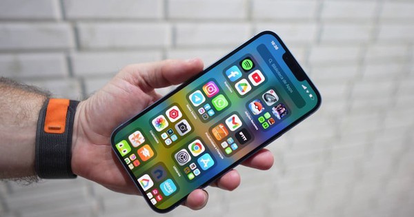 Chiếc iPhone từng khiến thị trường bùng nổ nay giảm kỷ lục hơn 12 triệu đồng