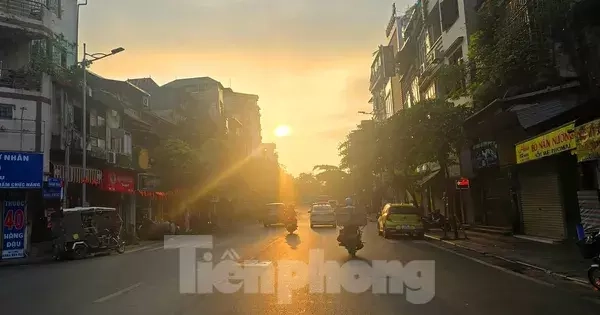 Hà Nội: Nắng gay gắt từ sáng sớm, nhiệt độ ngoài trời vượt 37 độ C